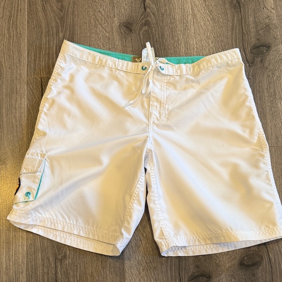 Roxy White Women’s Hybrid Shorts with Teal Accents - Picture 1 of 5